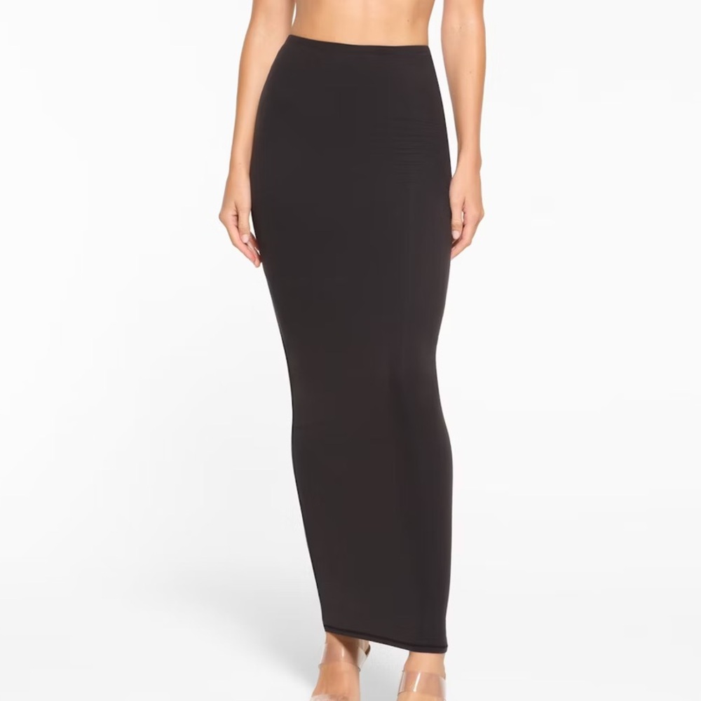 SKIMS Fits Everybody Long Maxi skirt